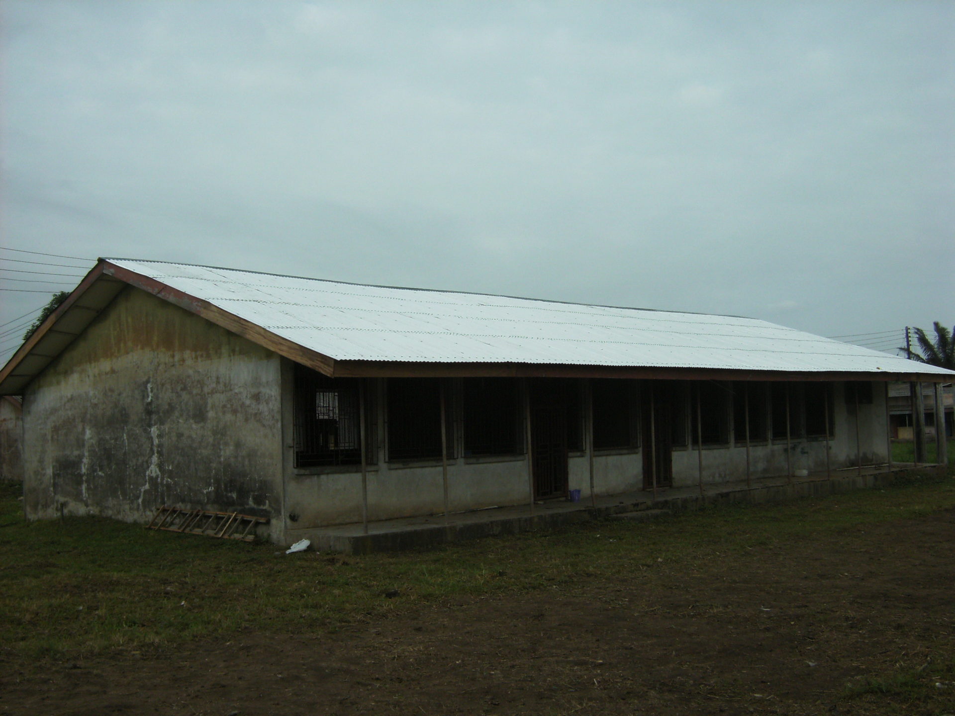 Lehrwerkstätte Calabar - Gebäude seitlich