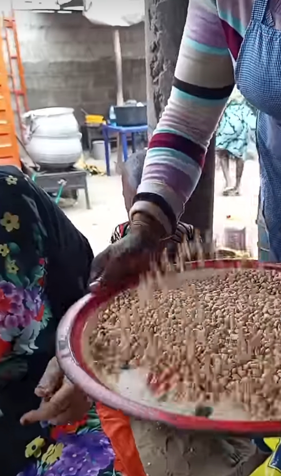 Nigeria Essen erleben: Mein Abenteuer mit Jollof Reis, Plantain und Bohnen – Projekt: Einblicke, Erfahrungen, Erfahrungsberichte, Kulturperlen Nigerias: Leben, Traditionen und Vielfalt, Nigeria - wussten Sie schon ...? | HIFA Hilfsorganisation